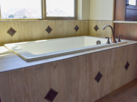 Bathtub